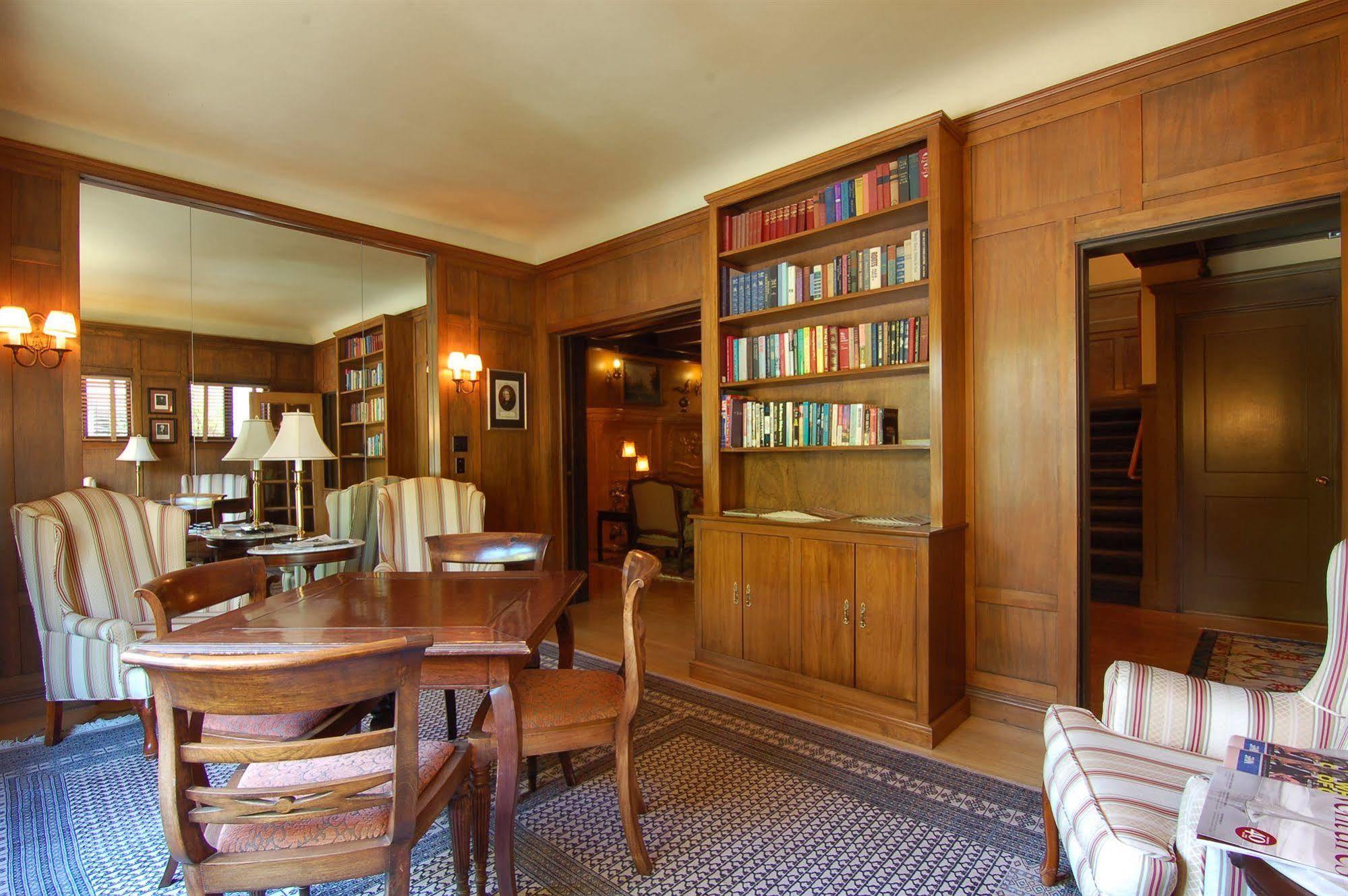 Jackson Court Bed and breakfast 3*